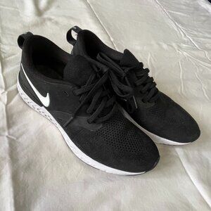 Nike Odyssey React Flyknit Running Shoes Black and White Women's 8.5